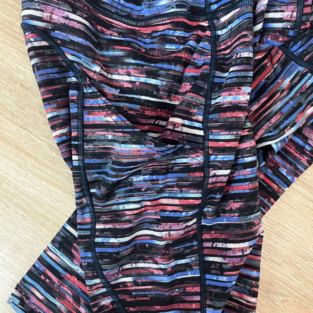 Lululemon multicolor bottoms size 6 - Picture 4 of 4
